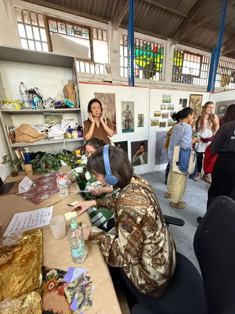 Students making art together at T. Cheung-Damonte's Barcelona studio